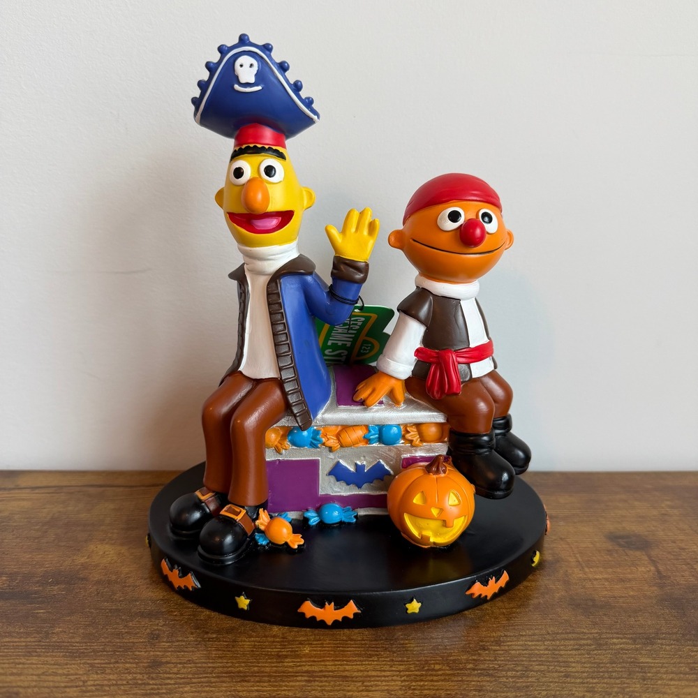 New Sesame Street Bert and Ernie Pirate Costume Figurine Halloween Treasure